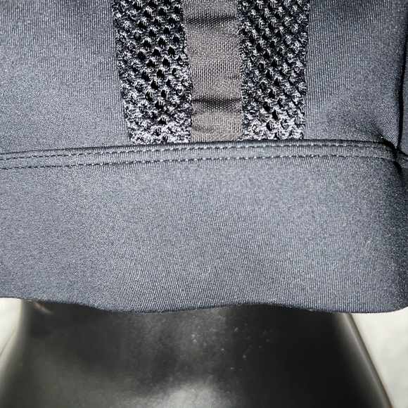 ASKYA Mesh Insert Sports Bra - Picture 3 of 8